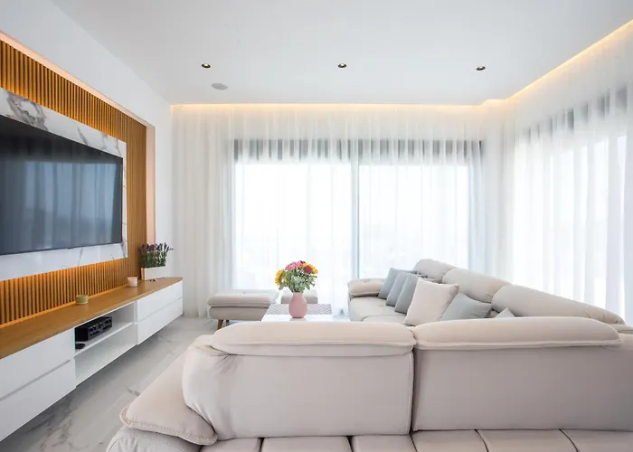 Blue Sunrise 2 فيلة *